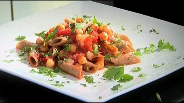 Razowe penne z ciecierzycą i tymiankiem